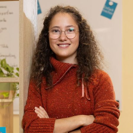 Luisa Belitto im bluehands-Büro
